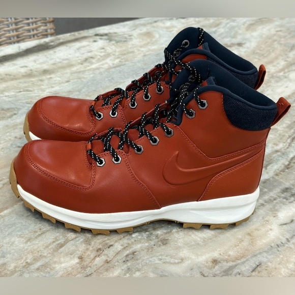 Men’s NIKE Manoa Leather SE High leather boots- Size 9.5. Rugged orange/Navy main image 10